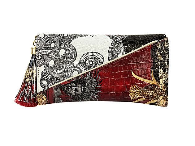 Genuine glossy croc-effect printed leather clutch bag with on the bias white spiral design and on the other side pineapple design. With a horsehair and printed leather tassel.